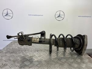 Gebruikte Mac Phersonpoot rechts-voor Mercedes A (W176) 1.5 A-180 CDI, A-180d 16V Prijs € 125,00 Margeregeling aangeboden door van Sabben Parts