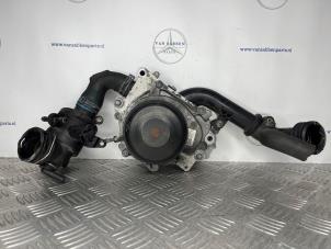 Gebruikte Koelvloeistof pomp Mercedes E (W212) E-220 CDI 16V BlueEfficiency 4-Matic Prijs € 100,00 Margeregeling aangeboden door van Sabben Parts