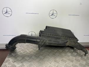 Gebruikte Luchtfilterhuis Mercedes Vito (639.6) 2.2 116 CDI 16V Euro 5 Prijs € 36,30 Inclusief btw aangeboden door van Sabben Parts