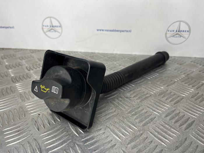 Gebruikte Olie vulpijp Mercedes Vito (447.6) 1.6 109 CDI 16V Prijs € 60,50 Inclusief btw aangeboden door van Sabben Parts