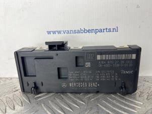 Gebruikte Module achterklep motor Mercedes ML II (164/4JG) 3.0 ML-350 CDI 4-Matic V6 24V Prijs € 75,00 Margeregeling aangeboden door van Sabben Parts