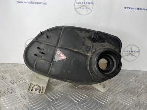 Gebruikte Expansievat Mercedes Vito (447.6) 1.6 111 CDI 16V Prijs € 24,20 Inclusief btw aangeboden door van Sabben Parts