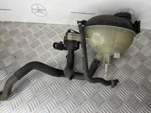 Gebruikte Expansievat Mercedes C Estate (S204) 2.2 C-200 CDI 16V BlueEFFICIENCY Prijs € 20,00 Margeregeling aangeboden door van Sabben Parts