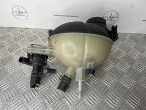 Gebruikte Expansievat Mercedes C Estate (S204) 2.2 C-200 CDI 16V BlueEFFICIENCY Prijs € 20,00 Margeregeling aangeboden door van Sabben Parts