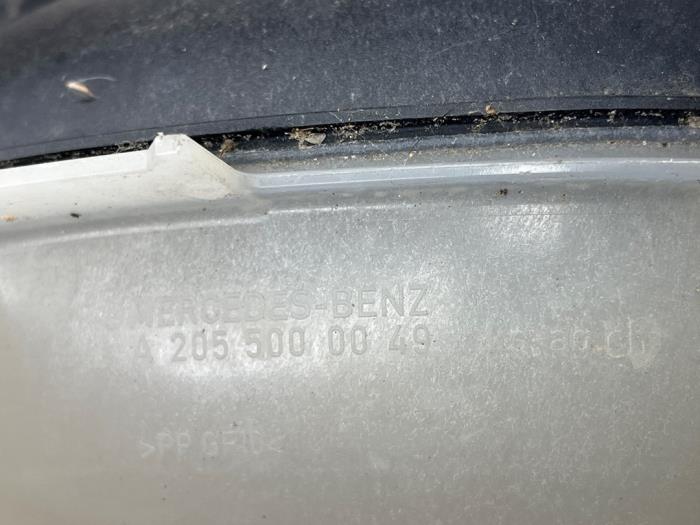 Expansievat van een Mercedes-Benz E (W213) E-300 2.0 Turbo 16V 4-Matic 2018