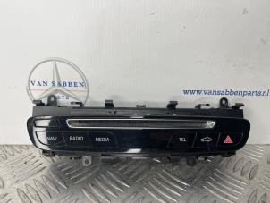 Gebruikte Bediening boordcomputer Mercedes C Estate (S205) C-200 2.0 CGI 16V Prijs € 25,00 Margeregeling aangeboden door van Sabben Parts