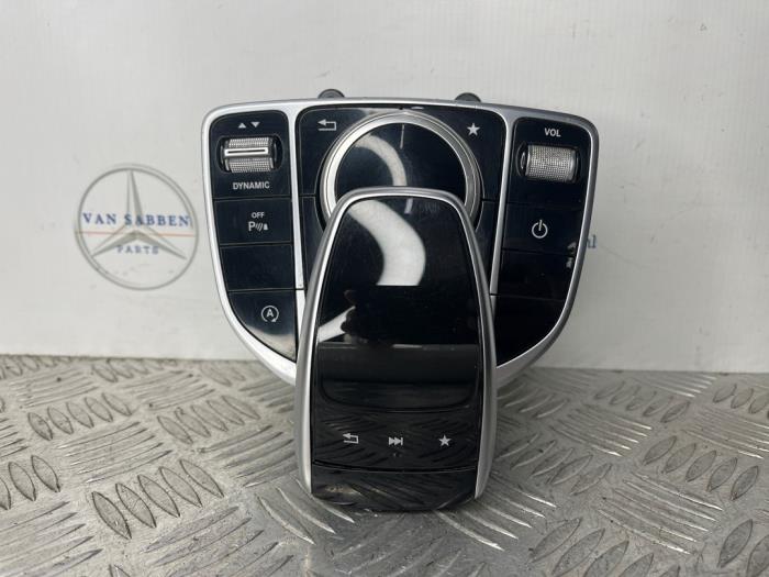 Gebruikte Multi Media Regelunit Mercedes C (W205) C-200 1.6 CDI BlueTEC, C-200 d 16V Prijs € 100,00 Margeregeling aangeboden door van Sabben Parts