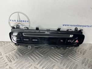 Gebruikte Bediening boordcomputer Mercedes C Estate (S205) C-200 2.0 CGI 16V Prijs € 25,00 Margeregeling aangeboden door van Sabben Parts