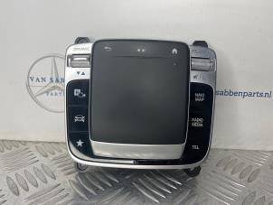 Gebruikte Multi Media Regelunit Mercedes A (177.0) 2.0 A-250 Turbo 16V Prijs € 100,00 Margeregeling aangeboden door van Sabben Parts