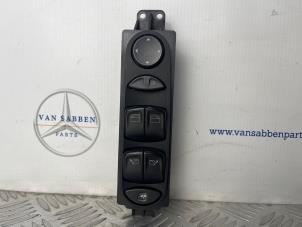 Gebruikte Elektrisch Raam Schakelaar Mercedes Viano (639) 2.2 CDI 16V Prijs € 30,25 Inclusief btw aangeboden door van Sabben Parts