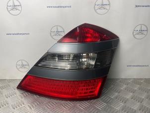 Gebruikte Achterlicht rechts Mercedes S (W221) 5.5 S-550 32V Prijs € 100,00 Margeregeling aangeboden door van Sabben Parts