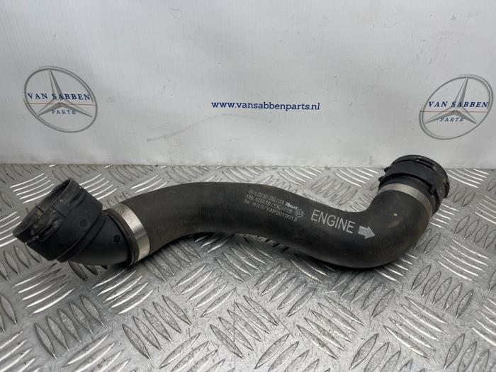 Radiateurslang van een Mercedes-Benz C (W205) 2.2 C-220 CDI 16V BlueTEC 2014