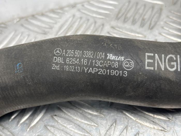 Radiateurslang van een Mercedes-Benz C (W205) 2.2 C-220 CDI 16V BlueTEC 2014