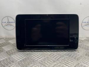 Gebruikte Navigatie Display Mercedes C (W205) 2.2 C-220 CDI 16V BlueTEC Prijs € 100,00 Margeregeling aangeboden door van Sabben Parts