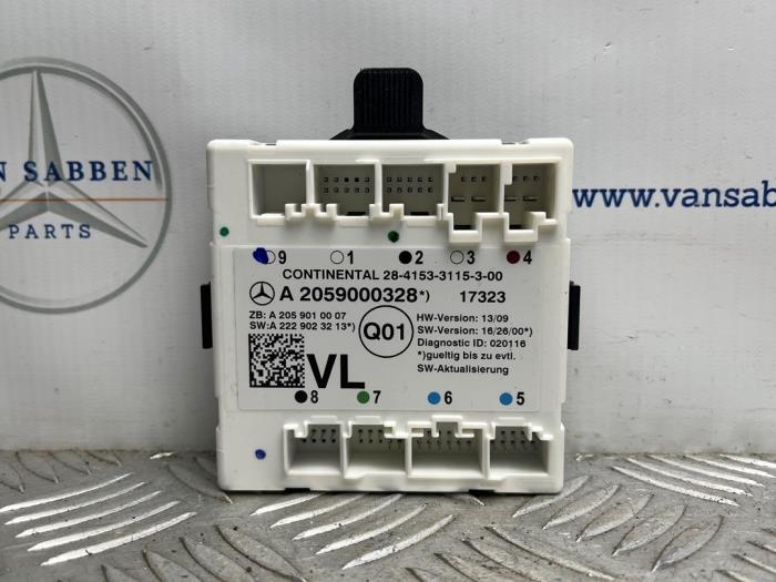 Gebruikte Deur module Mercedes C (W205) C-200 2.0 CGI 16V Prijs € 25,00 Margeregeling aangeboden door van Sabben Parts