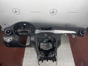 Gebruikte Dashboard Mercedes C (W205) 2.2 C-220 CDI 16V BlueTEC Prijs € 350,00 Margeregeling aangeboden door van Sabben Parts