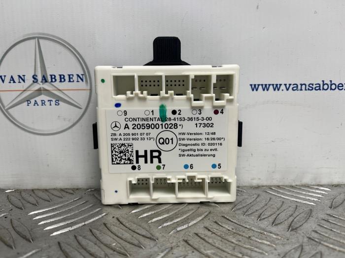 Gebruikte Deur module Mercedes C Estate (S205) C-250 CDI BlueTEC, C-250 d 2.2 16V 4-Matic Prijs € 25,00 Margeregeling aangeboden door van Sabben Parts
