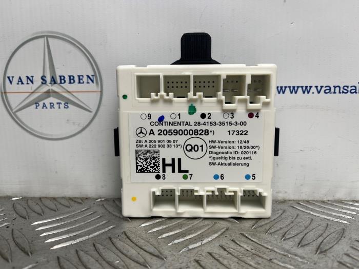 Gebruikte Deur module Mercedes C (W205) C-200 2.0 CGI 16V Prijs € 30,00 Margeregeling aangeboden door van Sabben Parts