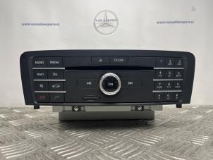 Gebruikte Radio Mercedes CLA Shooting Brake (117.9) 1.6 CLA-180 16V Prijs € 400,00 Margeregeling aangeboden door van Sabben Parts