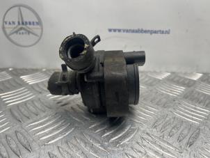 Gebruikte Waterpomp Mercedes Vito (447.6) 2.0 110 CDI 16V Prijs € 24,20 Inclusief btw aangeboden door van Sabben Parts