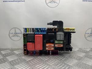 Gebruikte Comfort Module Mercedes C (W205) C-200 1.6 CDI BlueTEC, C-200 d 16V Prijs € 30,00 Margeregeling aangeboden door van Sabben Parts