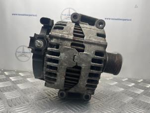 Gebruikte Dynamo Mercedes S (W221) 3.0 S-320 CDI 24V Prijs € 75,00 Margeregeling aangeboden door van Sabben Parts