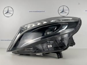 Gebruikte Linker Koplamp Mercedes V (447.8) 2.0 220d 16V Prijs € 1.089,00 Inclusief btw aangeboden door van Sabben Parts