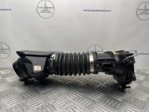 Gebruikte Luchtmassameter Mercedes E (W213) E-220d 2.0 Turbo 16V 4-Matic Prijs € 125,00 Margeregeling aangeboden door van Sabben Parts