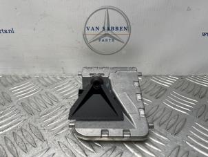 Gebruikte Camera voorzijde Mercedes C (W205) C-200 1.6 CDI BlueTEC, C-200 d 16V Prijs € 75,00 Margeregeling aangeboden door van Sabben Parts