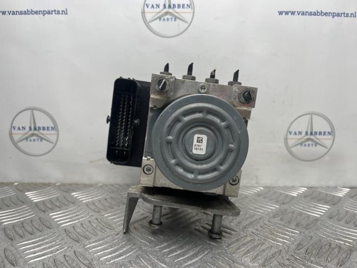 Gebruikte Computer ABS Mercedes C (W205) C-160 1.6 16V Prijs € 100,00 Margeregeling aangeboden door van Sabben Parts