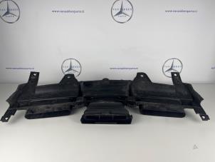 Gebruikte Frontpaneel Mercedes GLC (X253) 3.0 350d V6 24V 4-Matic Prijs € 40,00 Margeregeling aangeboden door van Sabben Parts