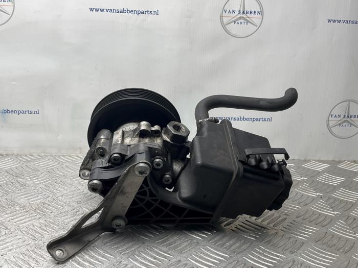 Gebruikte Servopomp Mercedes Sprinter 3,5t (906.63) 313 CDI 16V 4x4 Prijs € 121,00 Inclusief btw aangeboden door van Sabben Parts