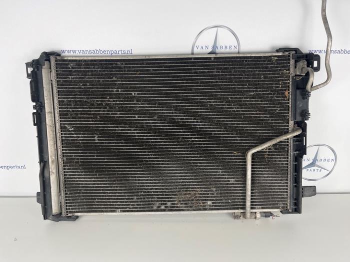 Gebruikte Airco Condensor Mercedes E (W212) E-200 CDI 16V BlueEfficiency,BlueTEC Prijs € 50,00 Margeregeling aangeboden door van Sabben Parts