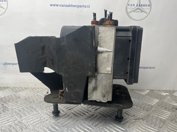 Gebruikte ABS Pomp Mercedes ML II (164/4JG) 3.0 ML-320 CDI 4-Matic V6 24V Prijs € 250,00 Margeregeling aangeboden door van Sabben Parts
