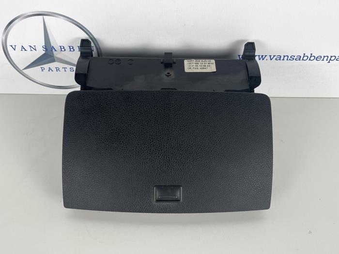 Gebruikte Display Interieur Mercedes C Estate (S204) 1.8 C-180 CGI 16V Prijs € 50,00 Margeregeling aangeboden door van Sabben Parts