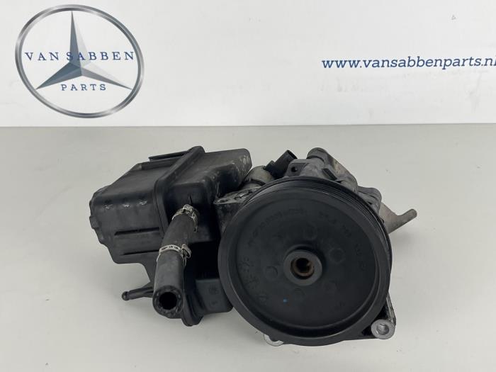 Gebruikte Servopomp Mercedes C Estate (S204) 2.2 C-220 CDI 16V BlueEfficiency Prijs € 60,00 Margeregeling aangeboden door van Sabben Parts