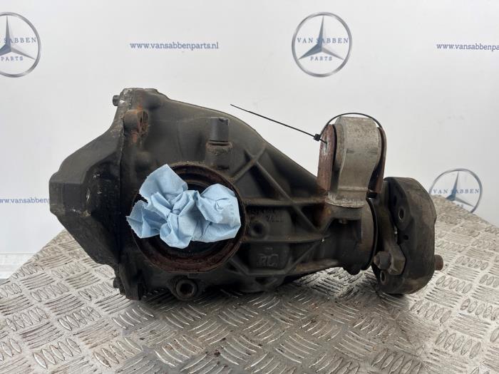Gebruikte Cardanklok achter Mercedes C (W204) 3.5 C-350 CGI V6 24V Prijs € 100,00 Margeregeling aangeboden door van Sabben Parts
