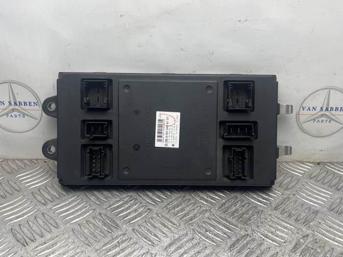 Gebruikte Comfort Module Mercedes ML II (164/4JG) 3.0 ML-350 CDI 4-Matic V6 24V Prijs € 250,00 Margeregeling aangeboden door van Sabben Parts