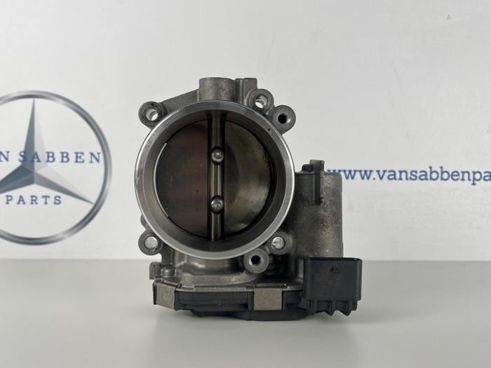 Gebruikte Gasklephuis Mercedes C (W206) C-180 1.5 EQ Boost Prijs € 90,00 Margeregeling aangeboden door van Sabben Parts