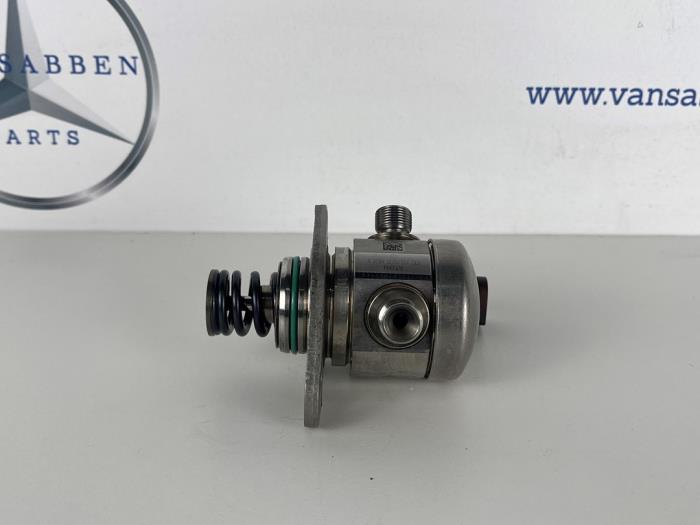 Gebruikte Brandstofpomp Mechanisch Mercedes C (W206) C-180 1.5 EQ Boost Prijs € 175,00 Margeregeling aangeboden door van Sabben Parts