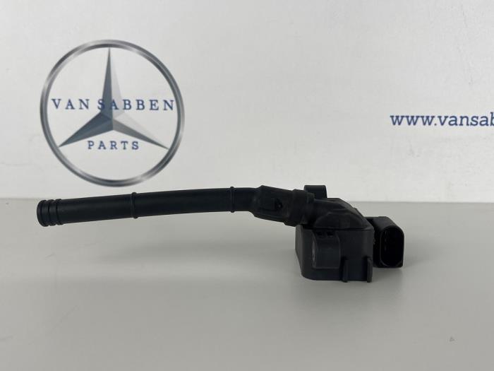 Gebruikte Bobine Mercedes C (W206) C-180 1.5 EQ Boost Prijs € 20,00 Margeregeling aangeboden door van Sabben Parts
