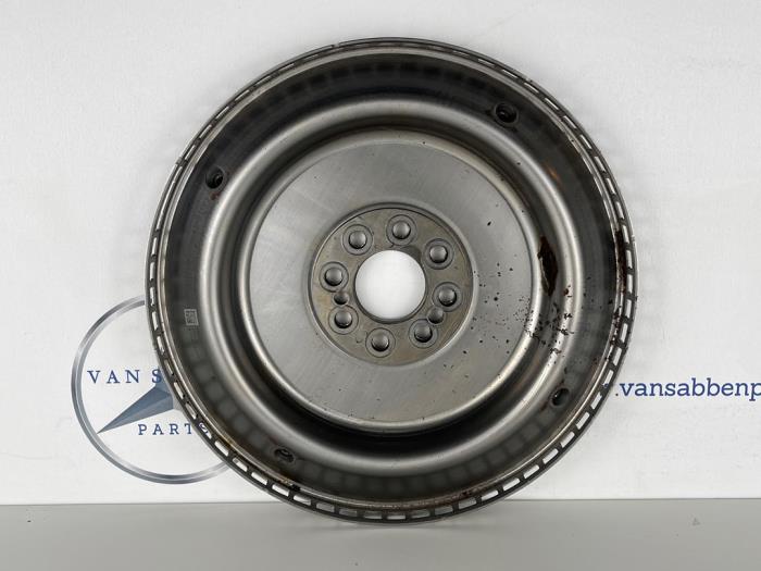 Gebruikte Vliegwiel Mercedes C (W206) C-180 1.5 EQ Boost Prijs € 100,00 Margeregeling aangeboden door van Sabben Parts
