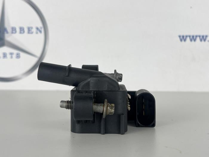 Gebruikte Bobine Mercedes C (W206) C-180 1.5 EQ Boost Prijs € 30,00 Margeregeling aangeboden door van Sabben Parts