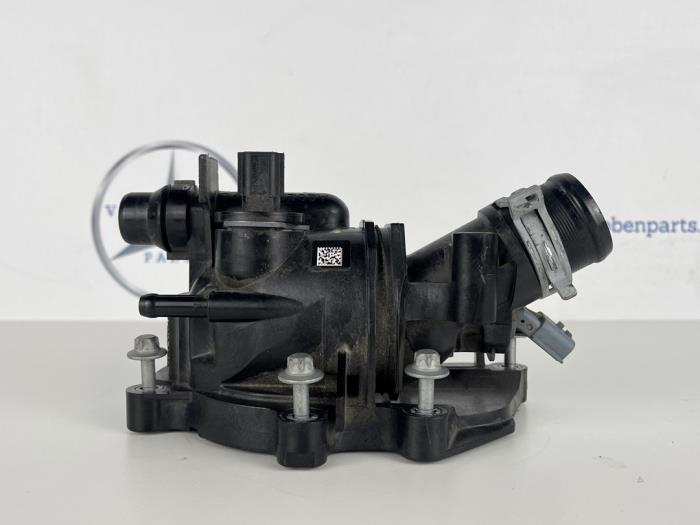 Gebruikte Thermostaat Mercedes CLA (118.3) 1.3 CLA-200 Turbo 16V Prijs € 60,00 Margeregeling aangeboden door van Sabben Parts