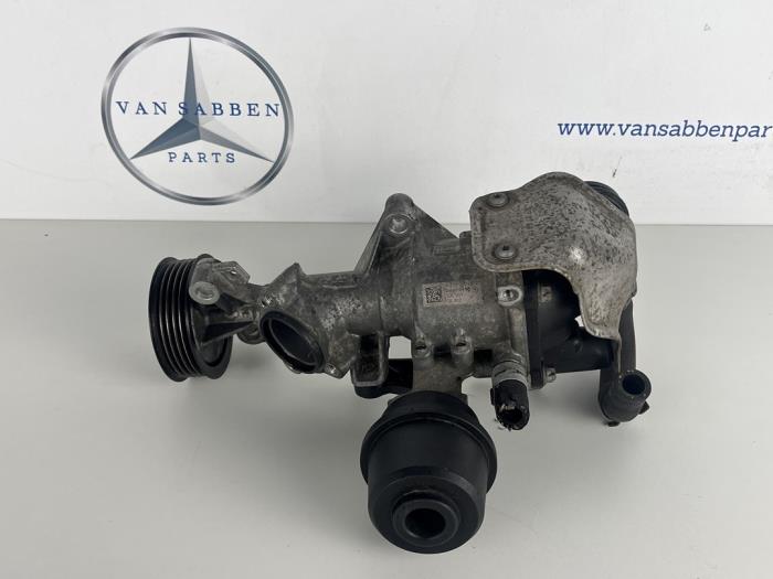 Gebruikte Waterpomp Mercedes A (W176) 1.6 A-180 16V Prijs € 40,00 Margeregeling aangeboden door van Sabben Parts