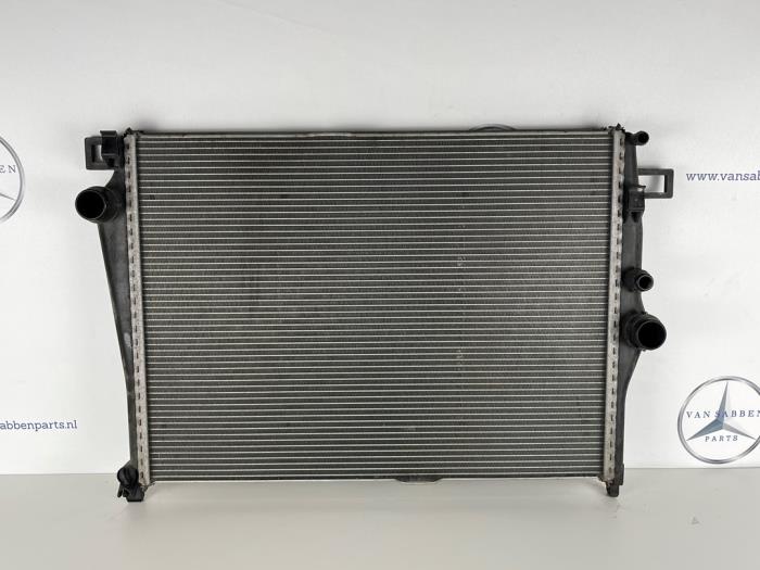 Gebruikte Radiateur Mercedes C Estate (S205) C-180 BlueTEC, C-180 d 1.6 16V Prijs € 75,00 Margeregeling aangeboden door van Sabben Parts