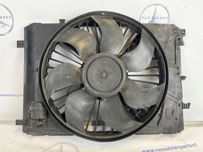 Gebruikte Radiateurfan Mercedes C (W204) 2.2 C-220 CDI 16V BlueEFFICIENCY Prijs € 125,00 Margeregeling aangeboden door van Sabben Parts