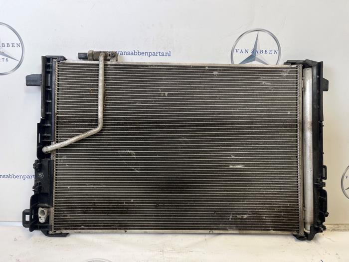 Gebruikte Airco Condensor Mercedes E (W212) E-200 CDI 16V BlueEfficiency,BlueTEC Prijs € 50,00 Margeregeling aangeboden door van Sabben Parts