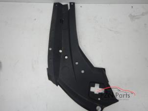 Gebruikte Koplampframe rechts Audi E-tron (GEN) Prijs € 25,00 Inclusief btw aangeboden door FZN Parts