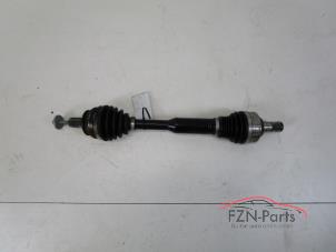 Gebruikte Aandrijfas links-voor Volvo XC60 II (UZ) Prijs € 175,00 Inclusief btw aangeboden door FZN Parts